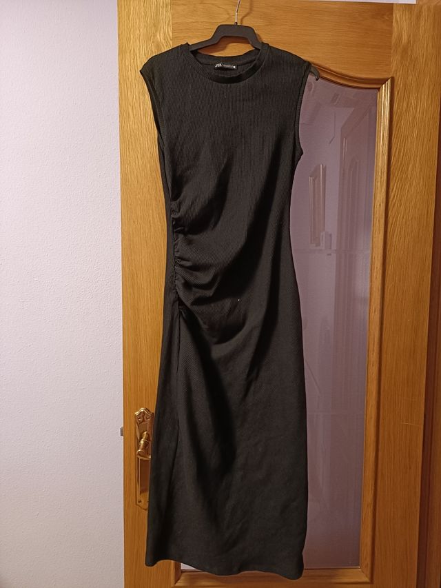 Vestido Zara negro de canalé