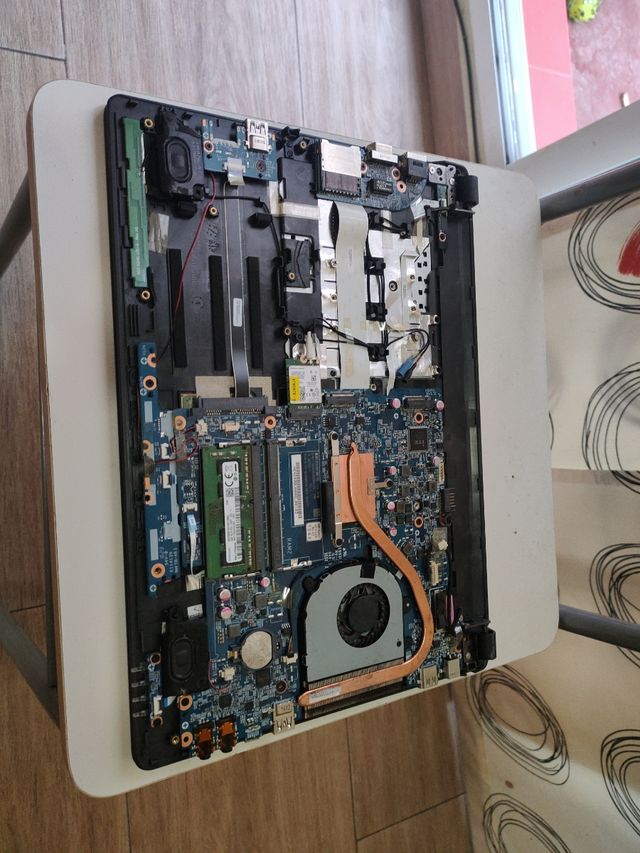 Portátil Mountain i5 gris