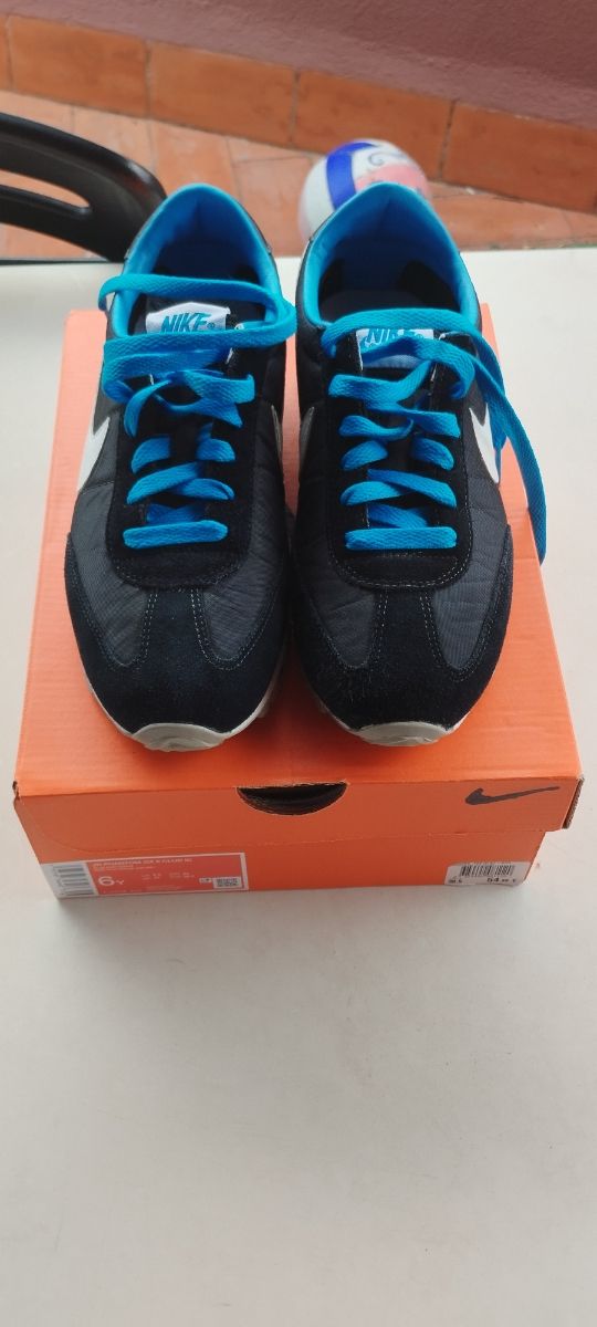 Zapatillas Nike negras y azules - 38