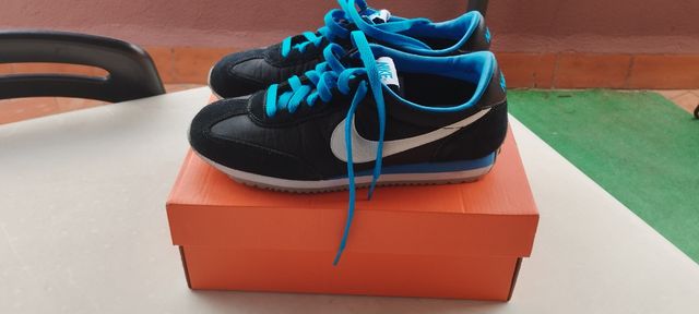 Zapatillas Nike negras y azules - 38