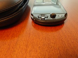 PSVita Slim negra - consola portátil