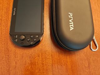 PSVita Slim negra - consola portátil