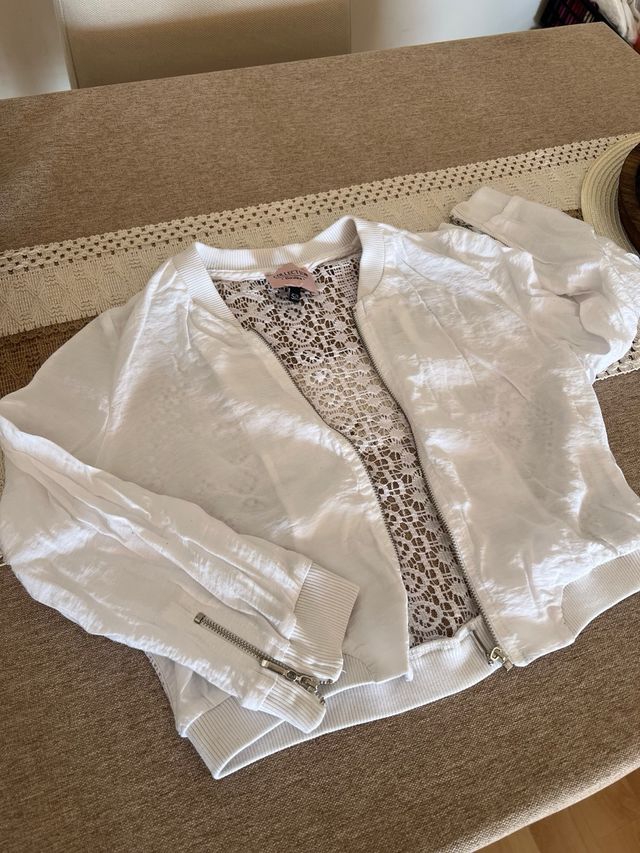 Chaqueta blanca Bershka - Talla S