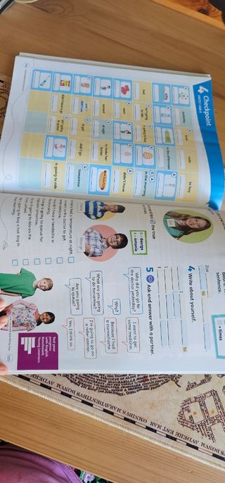 English Code 4 Pupil's Book & Interactive Pupils