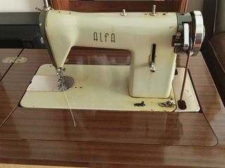 Máquina coser Alfa Antigua