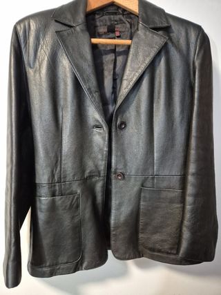 Chaqueta negra cuero
