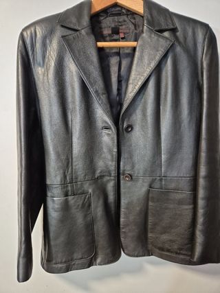 Chaqueta negra cuero