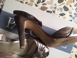 Sandalias doradas mujer tacón