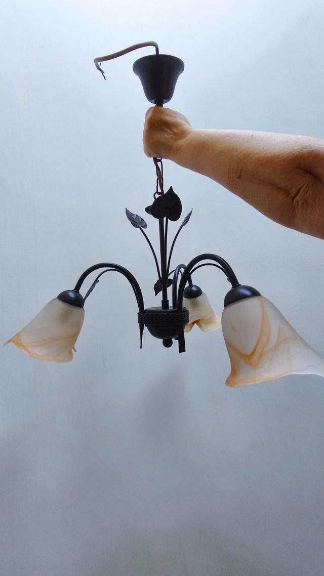 Lampara vintage 3 tulipas - metal y cristal