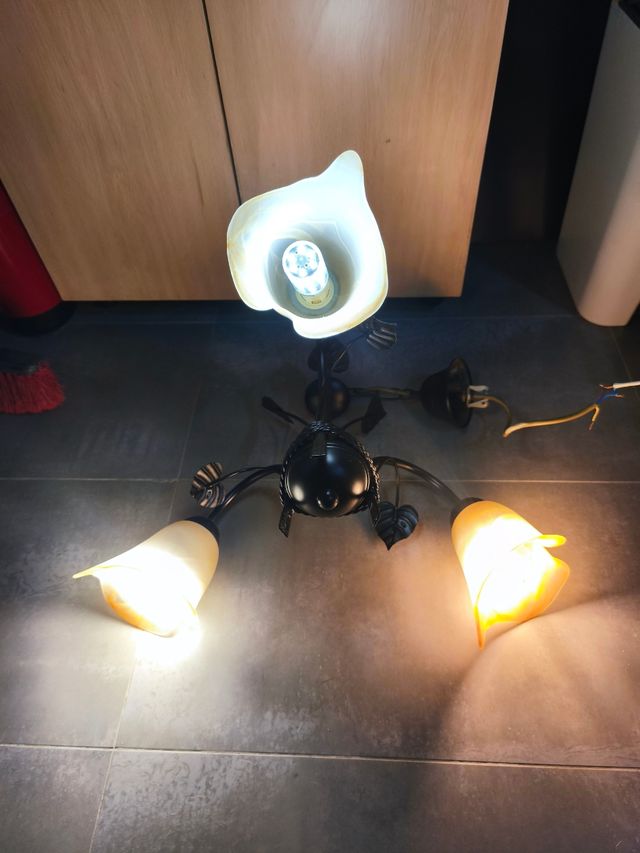 Lampara vintage 3 tulipas - metal y cristal