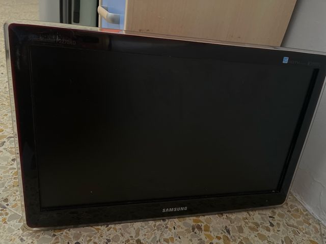 TV Samsung - 22" HDTV