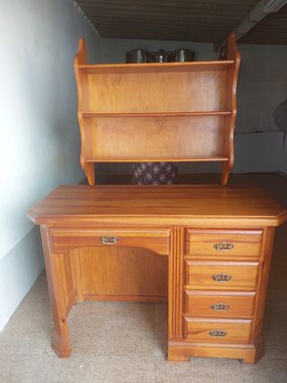 Escritorio de madera