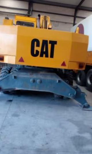 Retroexcavadora Caterpillar usada