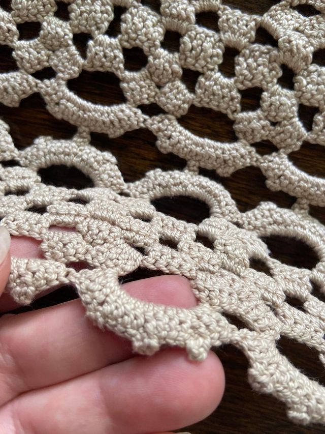 Runner da tavolo all'uncinetto lungo 210 cm colore beige