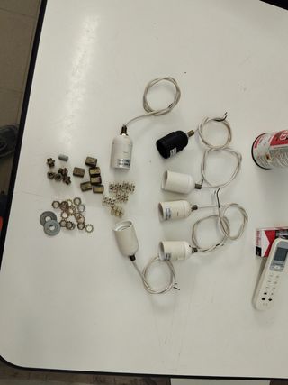 6 Porta Lampada E27 - 220V con vari accessori 