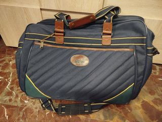 Maleta trolley y bolso de mano 