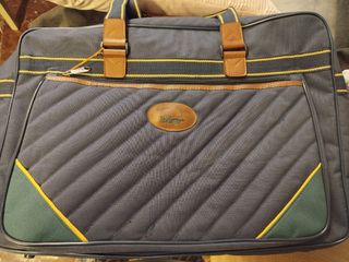 Maleta trolley y bolso de mano 
