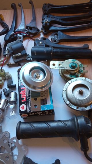 Recambios moto clasica , se vende todo junto !!