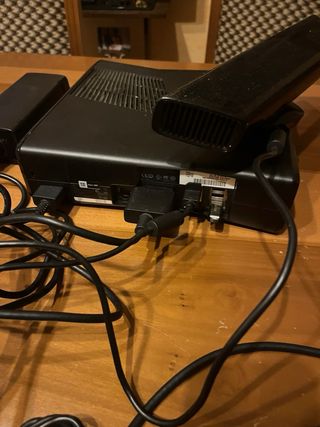 Xbox 360 Slim + Kinect: 24 giochi