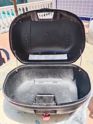 Baúl moto Givi XXL usado