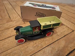 CAMIONETA VOLQUETE HOJALATA PAYA 1906
