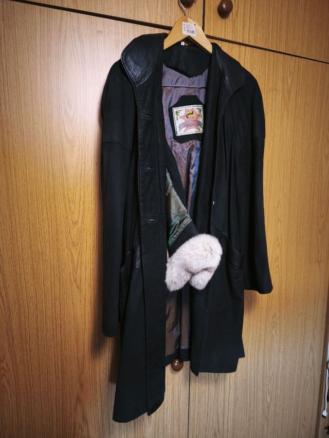 Abrigo piel negro
