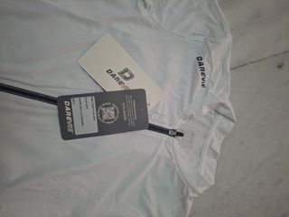 Equipación ciclismo DAREVIE blanca