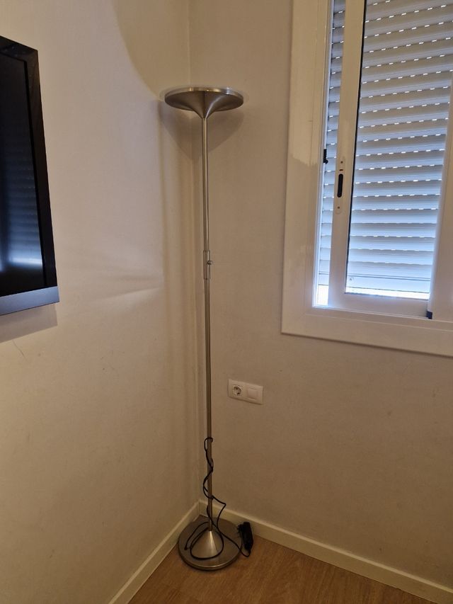 Lámpara pie moderna - metal, cristal