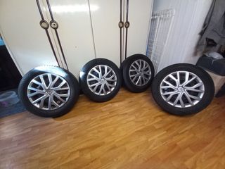 4 Llantas + Neumáticos +Tuercas +Tapacubos.