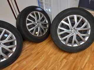 4 Llantas + Neumáticos +Tuercas +Tapacubos.