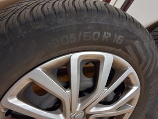 4 Llantas + Neumáticos +Tuercas +Tapacubos.