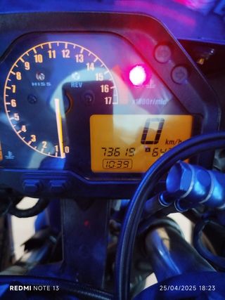 Honda CBR 600RR azul