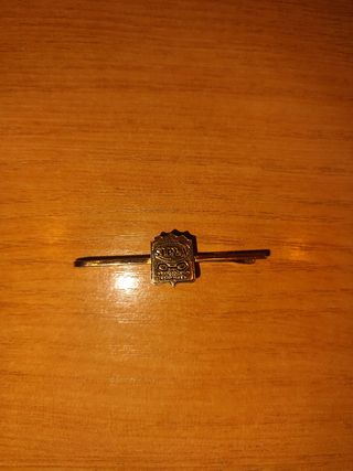 Alfiler de corbata dorado
Compañia seguridad SIPVA