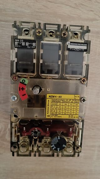 Disyuntor NZM4-40 Moeller