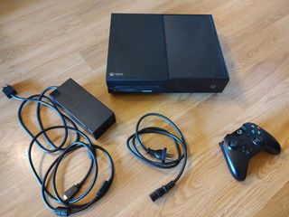 Xbox One 500GB + mando
