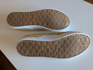 Zapatillas Kawasaki, amarillas y blancas número 43