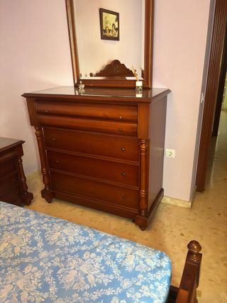 Cómoda clásica madera 5 cajones.Como nueva