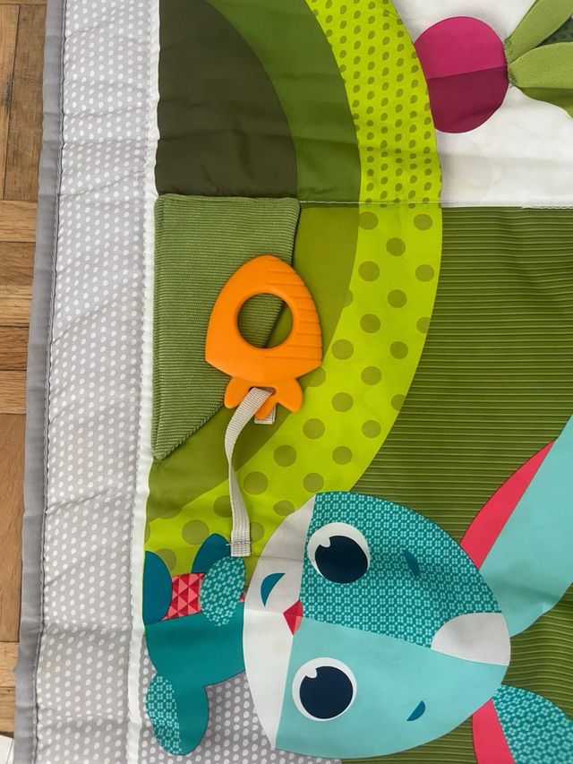 Alfombra actividades bebé