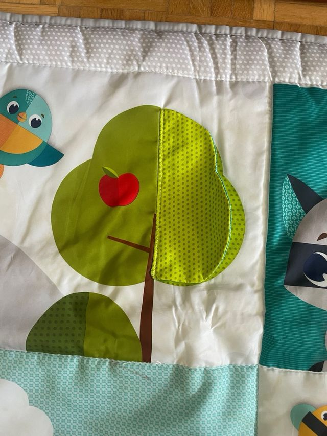 Alfombra actividades bebé