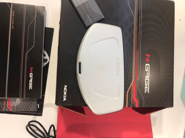 Nokia N-Gage: consola móvil gris plata