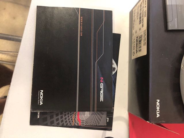 Nokia N-Gage: consola móvil gris plata