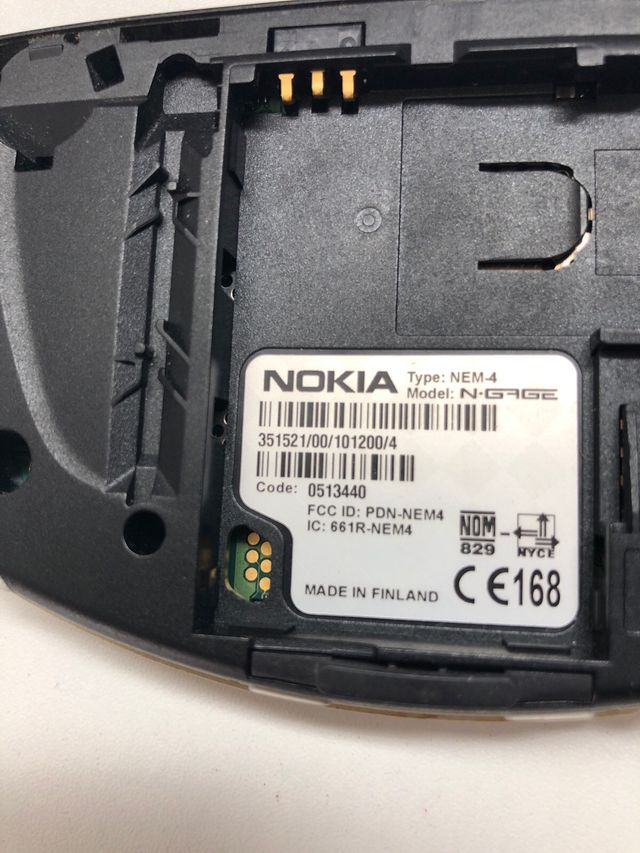 Nokia N-Gage: consola móvil gris plata