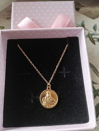 Collar con dije Virgen María