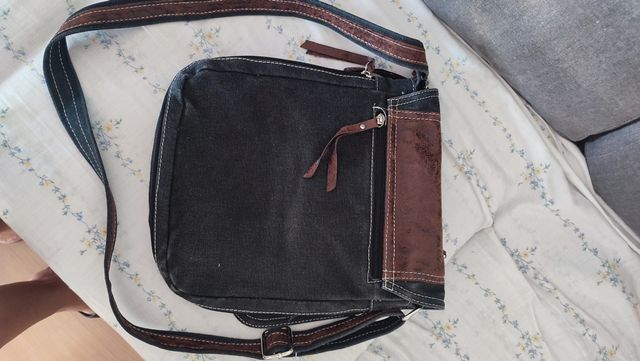 Bolso bandolera negro y marrón