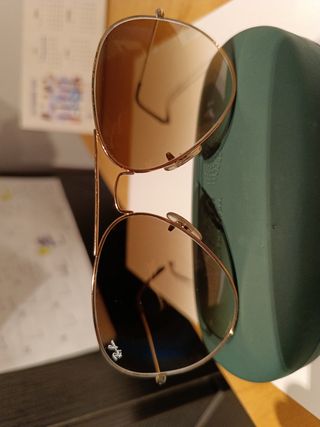 Ray Ban Aviator unisex gafas de sol doradas.