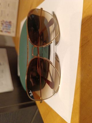 Ray Ban Aviator unisex gafas de sol doradas.