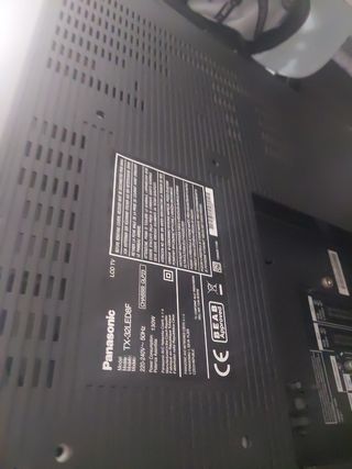 TV Panasonic 32" negra