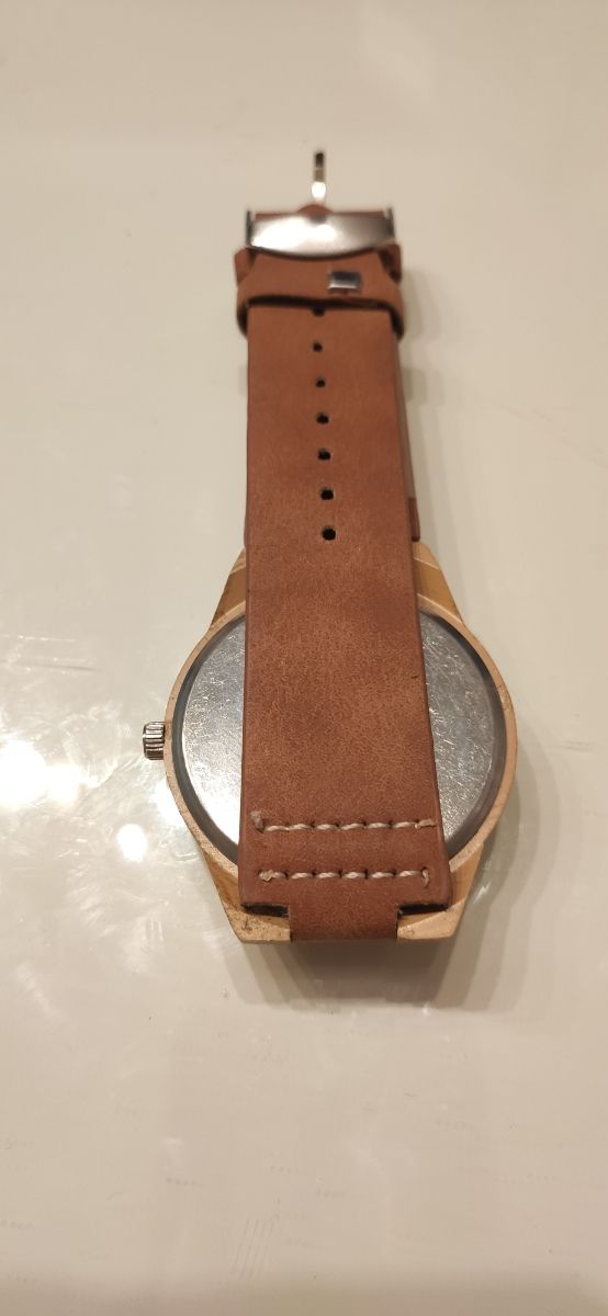 Reloj ecológico de madera y correa de piel