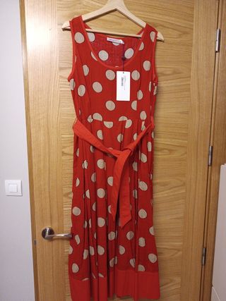 Vestido midi rojo topos beige Mercedes de Miguel