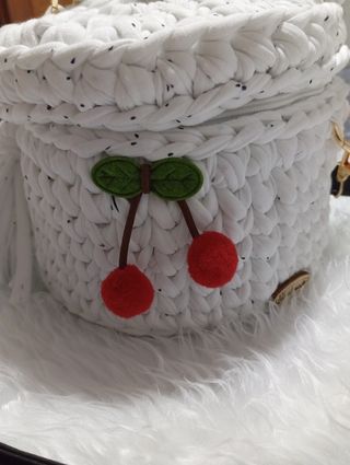 Bolso crochet cereza blanco